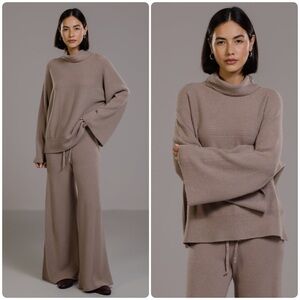 New! JAKI LONDON Ribbed Roll Neck Sweater/ Poncho Style 🇮🇹 Onesize
